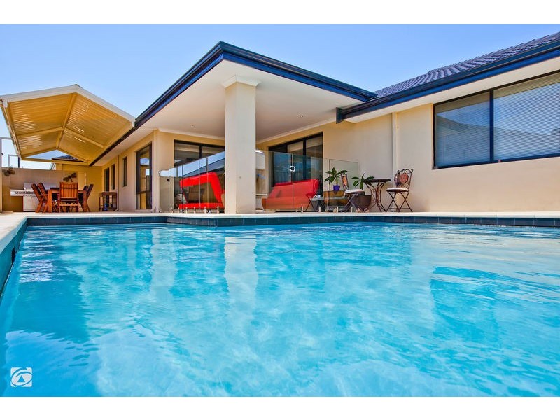 124 Aurora Drive, Atwell WA 6164