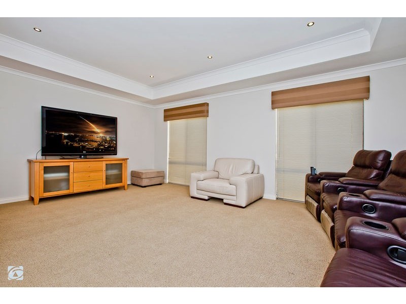 124 Aurora Drive, Atwell WA 6164