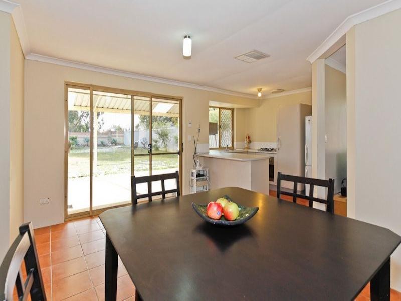 13 Michigan Heights, Success WA 6164