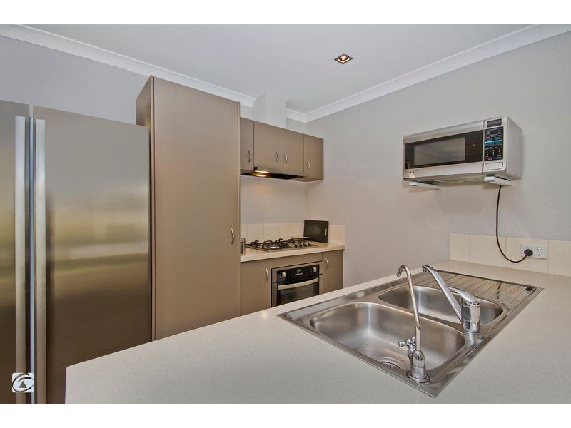 2/12 Peppermint Gardens, Aubin Grove WA 6164