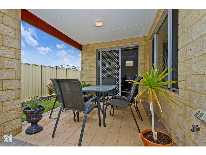 2/12 Peppermint Gardens, Aubin Grove WA 6164