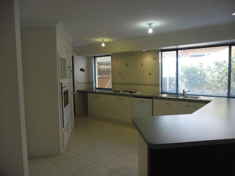 12 Carnegie Parade, Success WA 6164