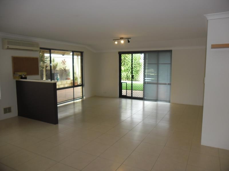 12 Carnegie Parade, Success WA 6164