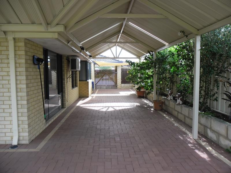 12 Carnegie Parade, Success WA 6164