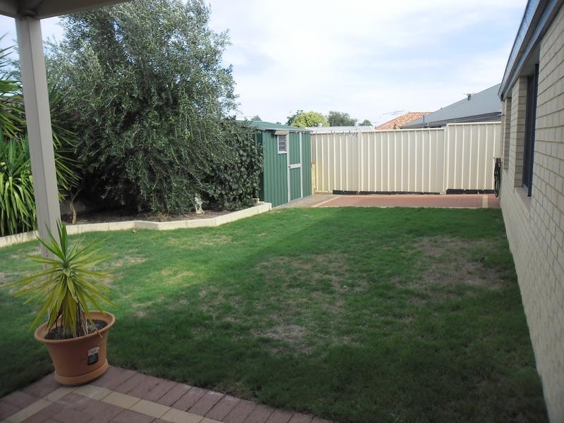 12 Carnegie Parade, Success WA 6164