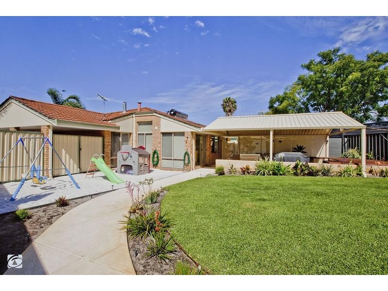 11 Jeavons Place, South Lake WA 6164