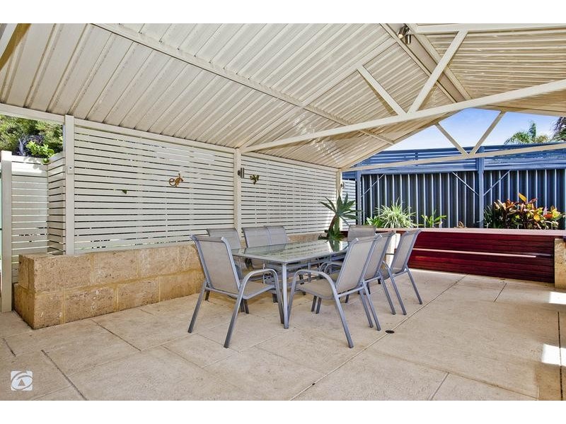 11 Jeavons Place, South Lake WA 6164