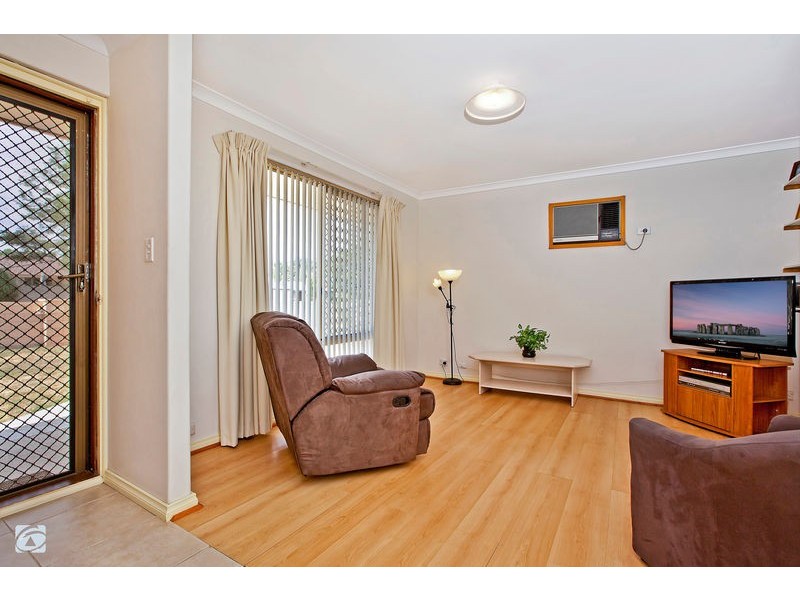 23 Farmhouse Drive, Bibra Lake WA 6163