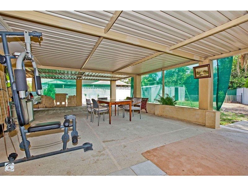 23 Farmhouse Drive, Bibra Lake WA 6163