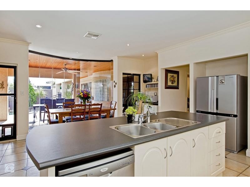 1 Turtle Point Cove, Jandakot WA 6164