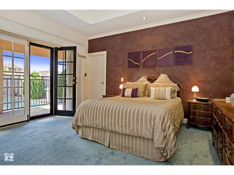 1 Turtle Point Cove, Jandakot WA 6164