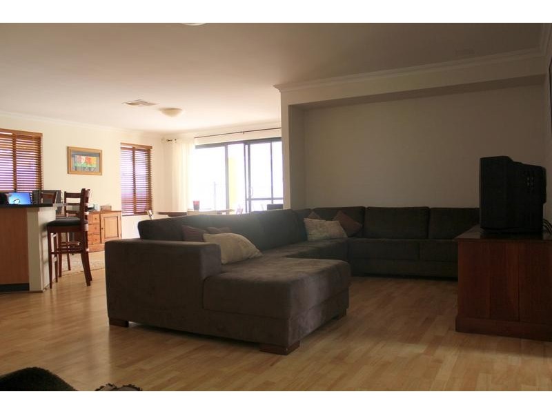 12 Wildfinch Street, Beeliar WA 6164