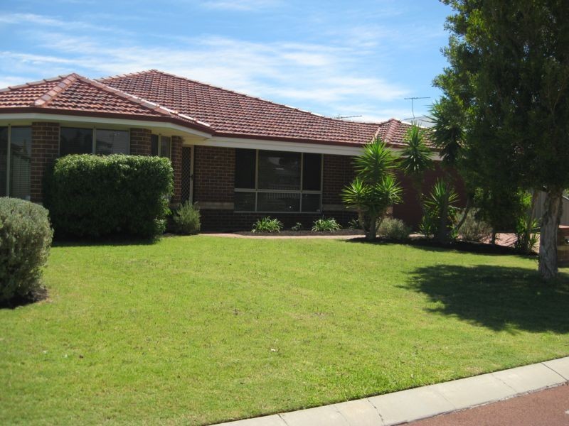 16 Lakehurst Way, Atwell WA 6164