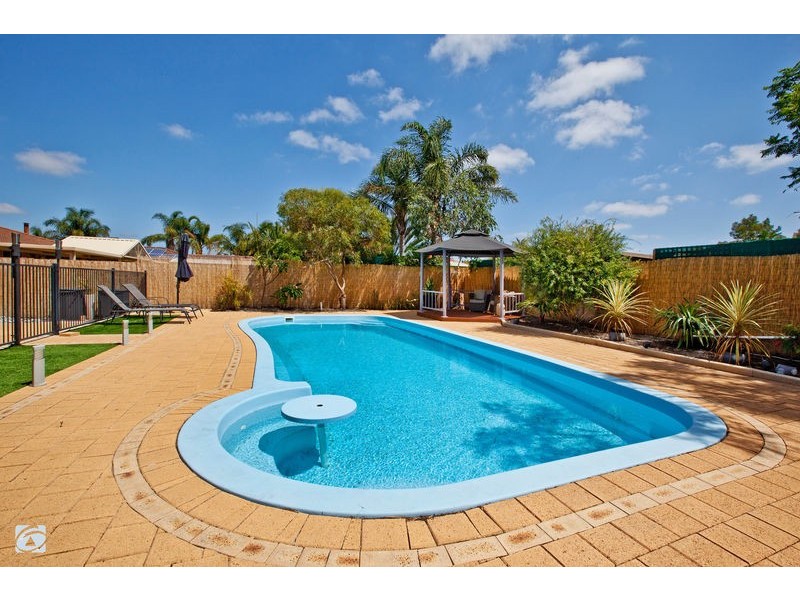 135 Osprey Drive, Yangebup WA 6164