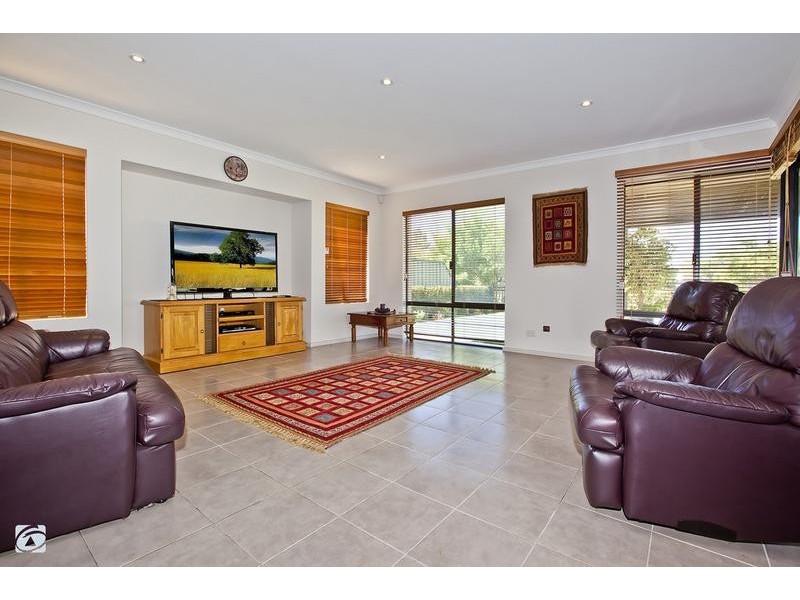 4 Tathra Lane, Aubin Grove WA 6164