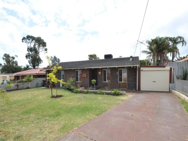 21 Chisham Ave, Parmelia WA 6167