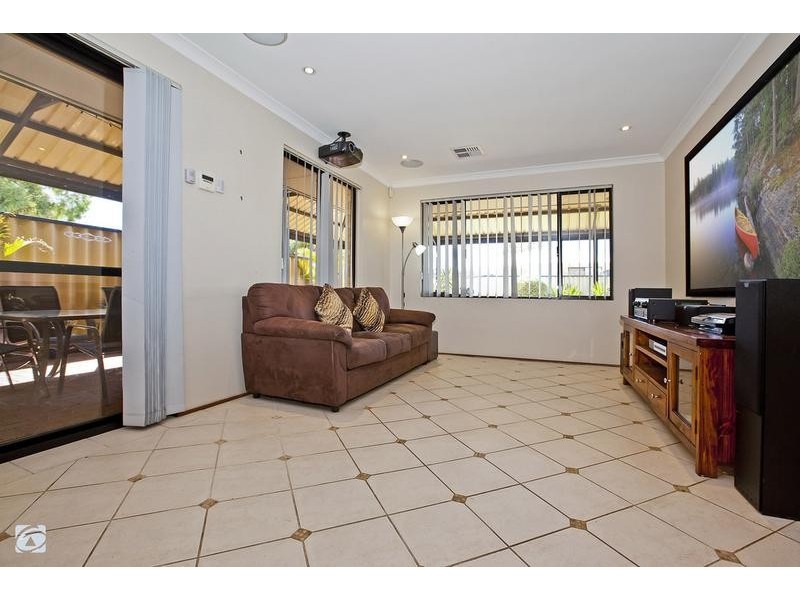 20 Sycamore Avenue, South Lake WA 6164