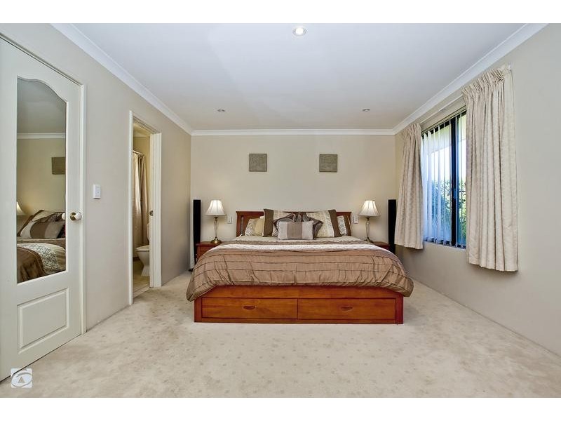 20 Sycamore Avenue, South Lake WA 6164