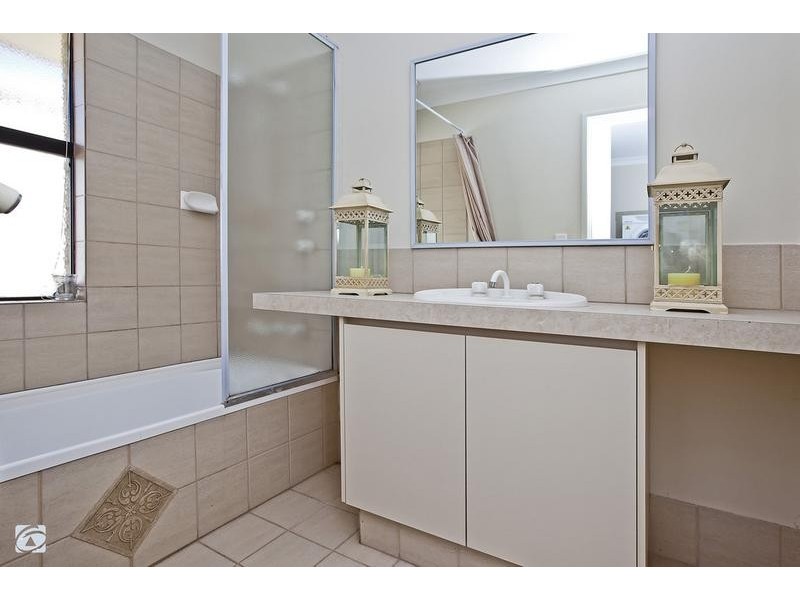 20 Sycamore Avenue, South Lake WA 6164