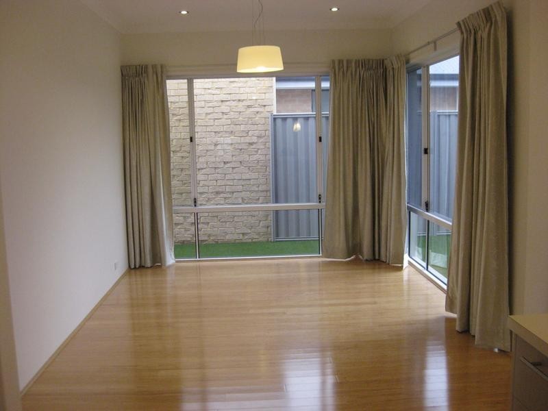 16 Hearst Link, Piara Waters WA 6112