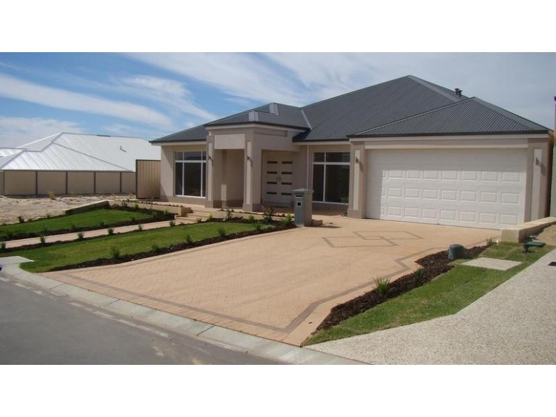 11 Majorelle Parkway, Aubin Grove WA 6164