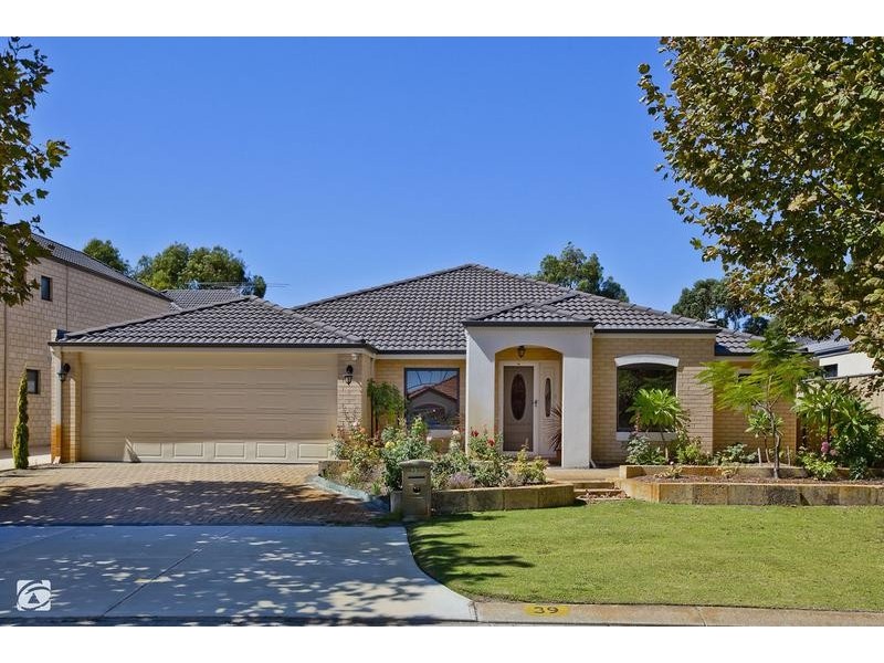 39 The Lakes Boulevard, Jandakot WA 6164