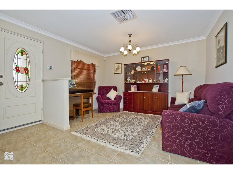 39 The Lakes Boulevard, Jandakot WA 6164