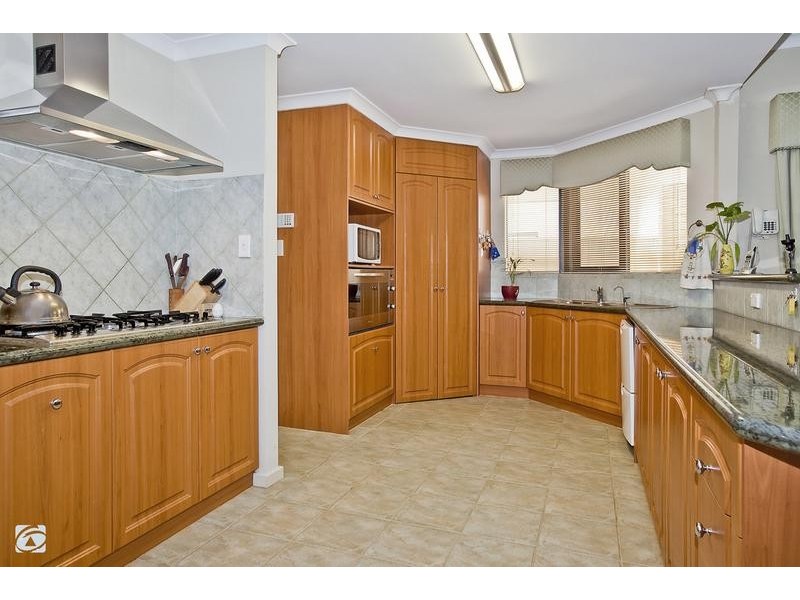 39 The Lakes Boulevard, Jandakot WA 6164