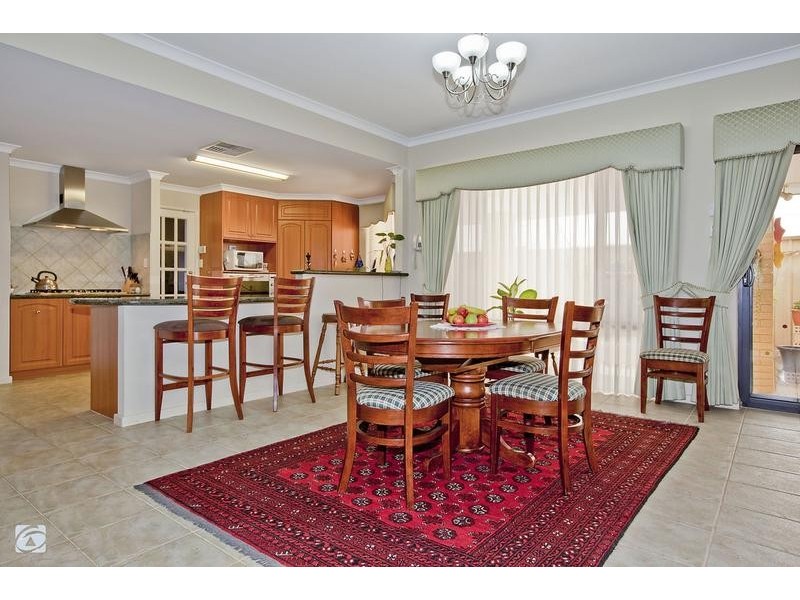 39 The Lakes Boulevard, Jandakot WA 6164