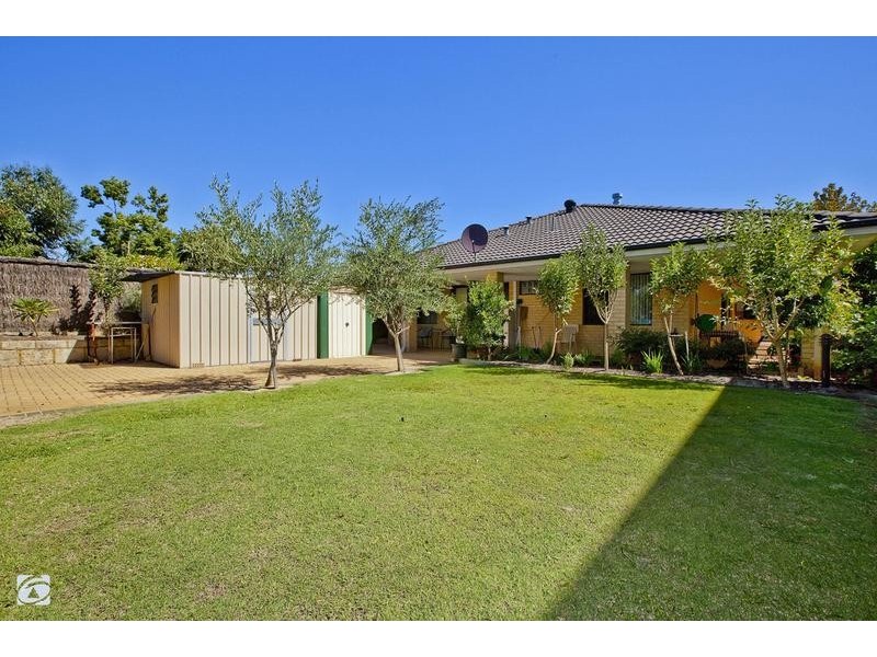 39 The Lakes Boulevard, Jandakot WA 6164