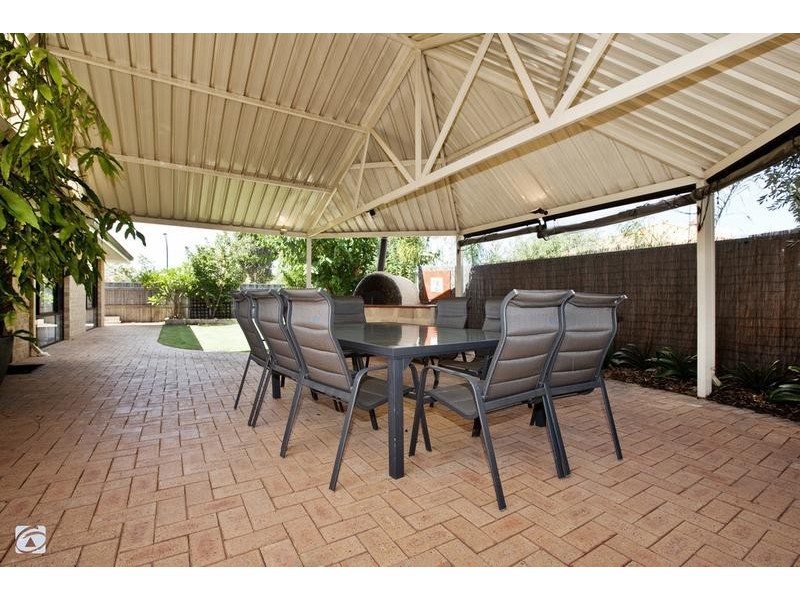 38 Lakehurst Way, Atwell WA 6164