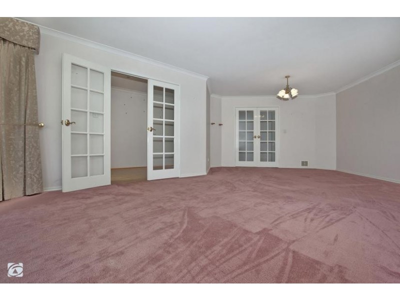 38 Lakehurst Way, Atwell WA 6164