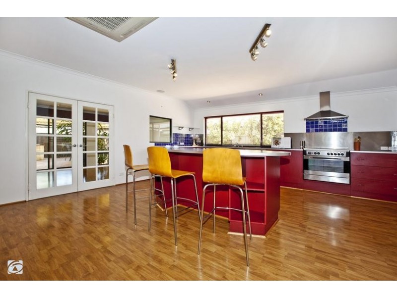 38 Lakehurst Way, Atwell WA 6164