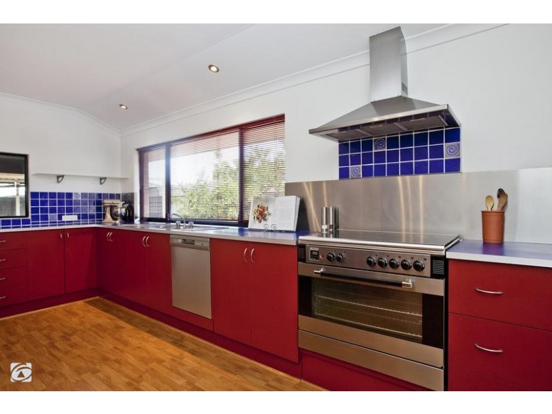 38 Lakehurst Way, Atwell WA 6164