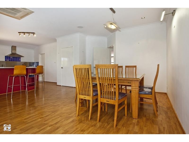 38 Lakehurst Way, Atwell WA 6164