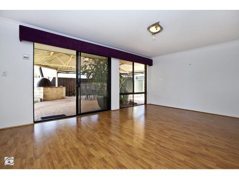 38 Lakehurst Way, Atwell WA 6164