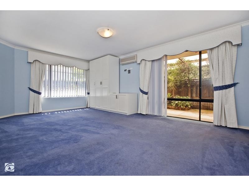 38 Lakehurst Way, Atwell WA 6164