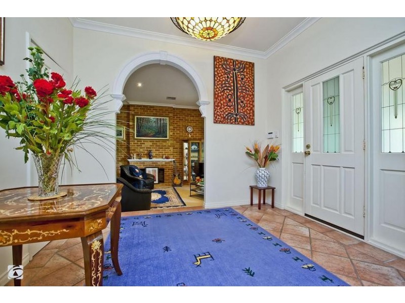 6 Sherwin Place, Wandi WA 6167