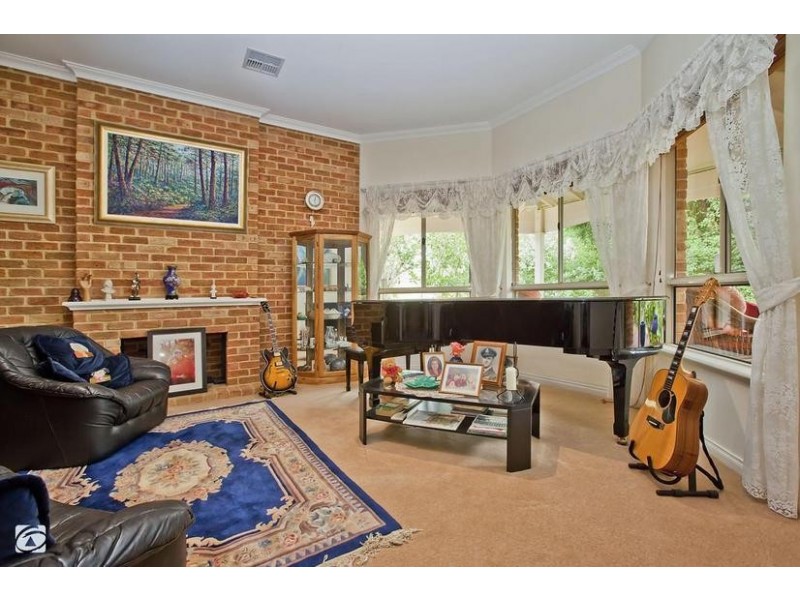 6 Sherwin Place, Wandi WA 6167