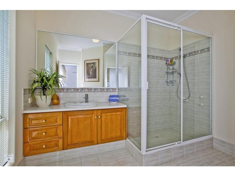 6 Sherwin Place, Wandi WA 6167
