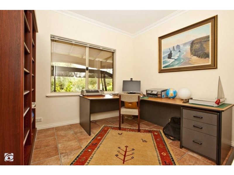6 Sherwin Place, Wandi WA 6167