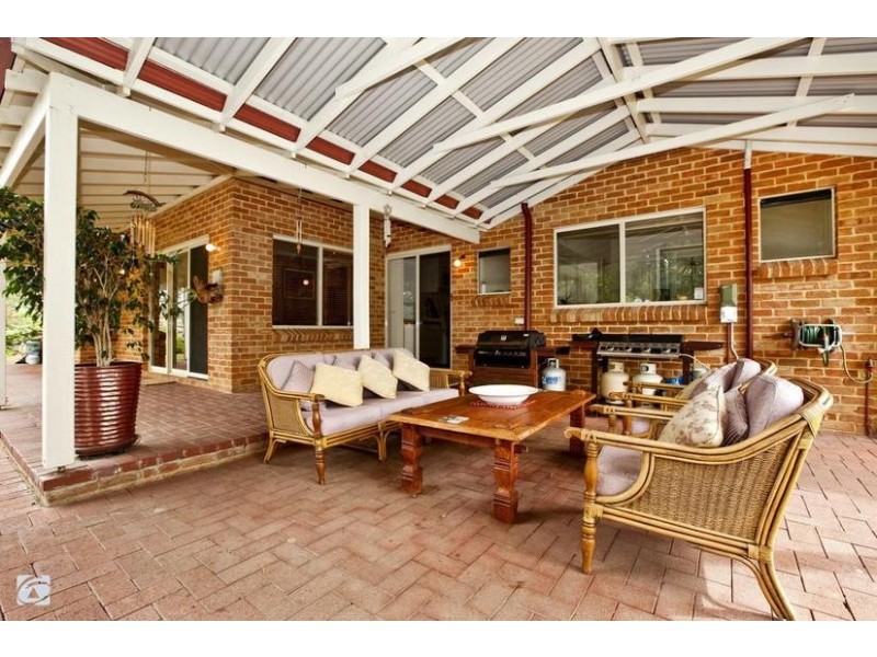 6 Sherwin Place, Wandi WA 6167