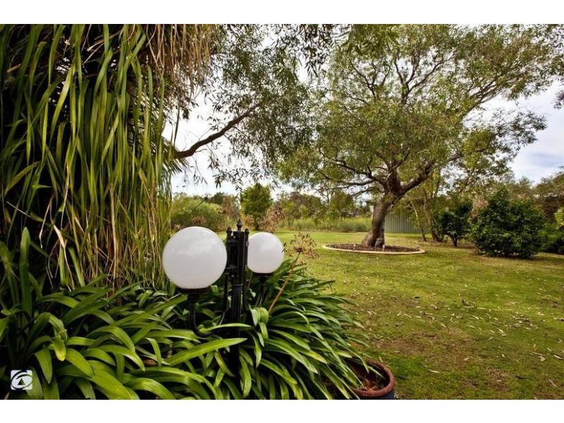 6 Sherwin Place, Wandi WA 6167