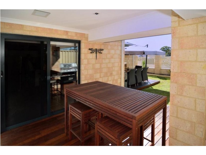 1/3 Peppermint Gardens, Aubin Grove WA 6164