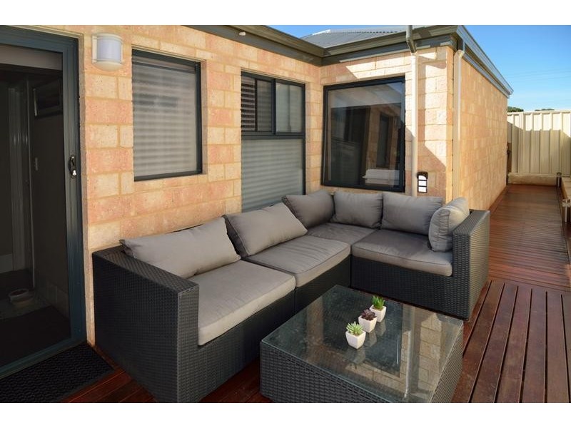 1/3 Peppermint Gardens, Aubin Grove WA 6164