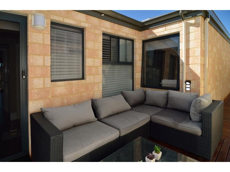 1/3 Peppermint Gardens, Aubin Grove WA 6164