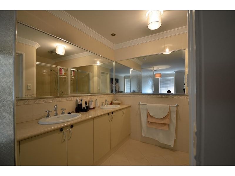 17 Halcyon Way, Atwell WA 6164