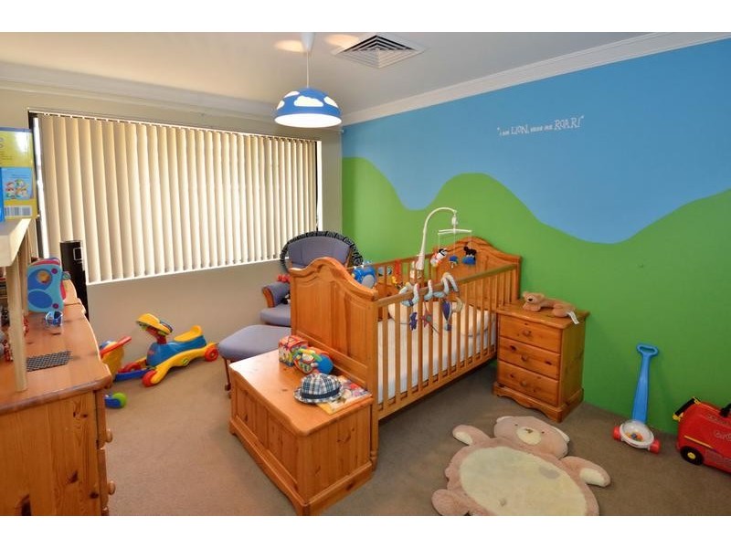 17 Halcyon Way, Atwell WA 6164