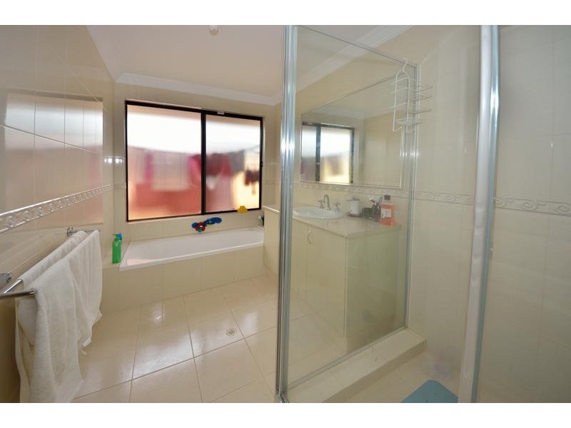 17 Halcyon Way, Atwell WA 6164