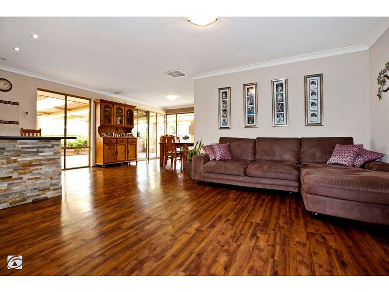 10 Fantail Drive, Bibra Lake WA 6163